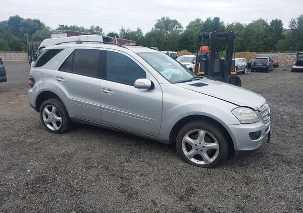 śląskie Mercedes-Benz ML cena 11300 przebieg: 289000, rok produkcji 2006 z Stopnica